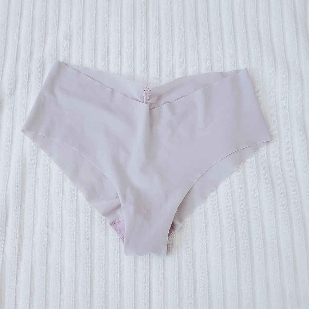 SOLD- VICTORIA'S SECRET Cheeky Seamless Lavender Panty